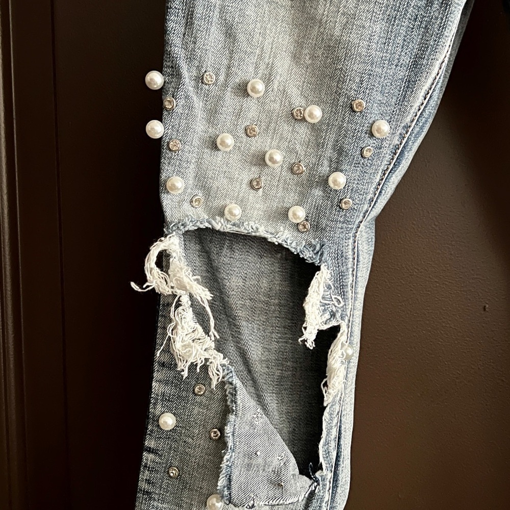 Machine Destroyed Cropped Jeans! Pearl accents! Sz Xs - Picture 7 of 13
